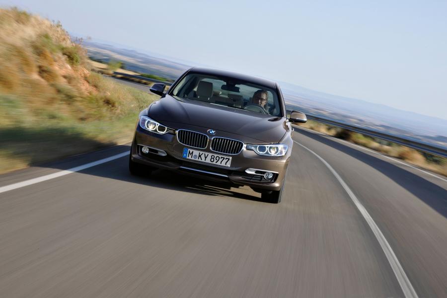 BMW 3-Series Modern Line 2011 года  (фото 10 из 15)
